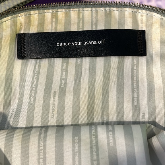 Lulu lemon festival bag - Picture 6 of 8